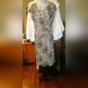 Sexy two piece ladies top and skirt with elastic waistband.